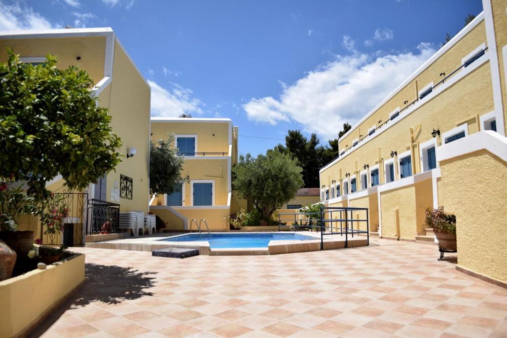 Esperides Maisonettes Agia Marina  Buitenkant foto