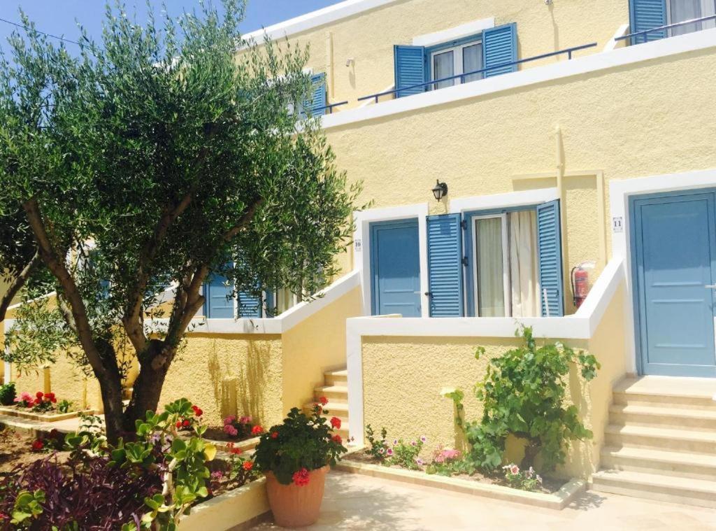 Esperides Maisonettes Agia Marina  Buitenkant foto