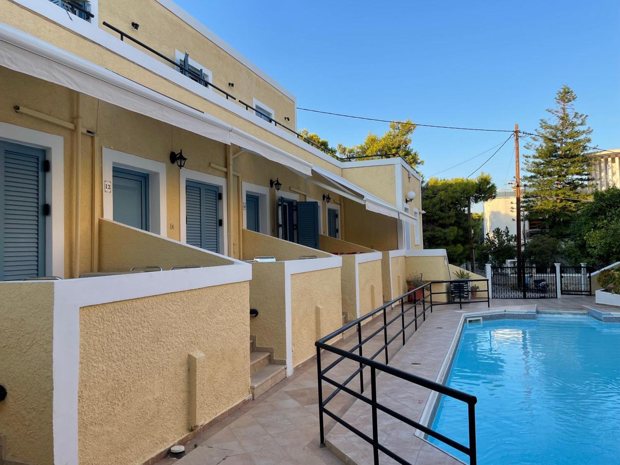 Esperides Maisonettes Agia Marina  Buitenkant foto