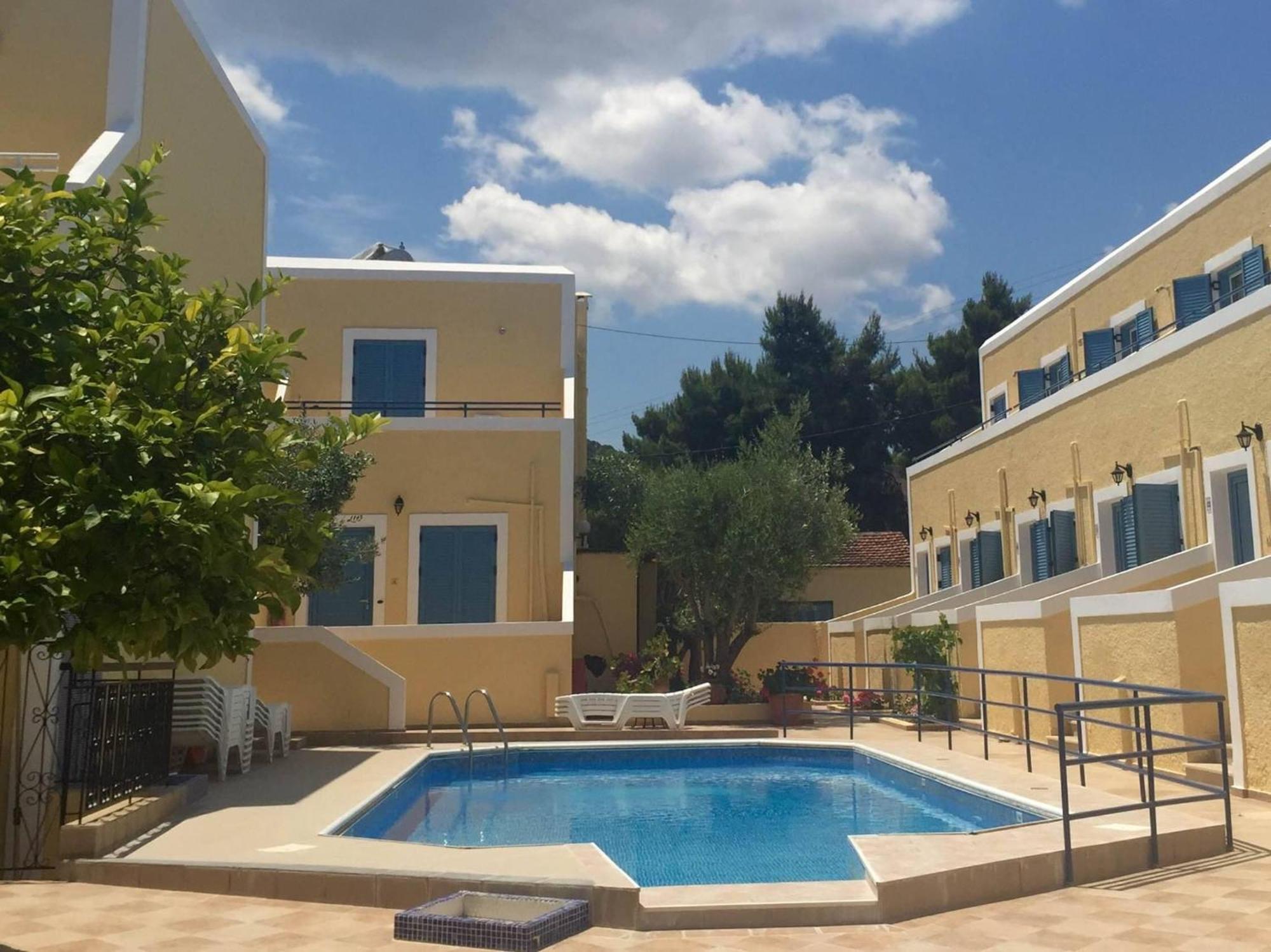 Esperides Maisonettes Agia Marina  Buitenkant foto